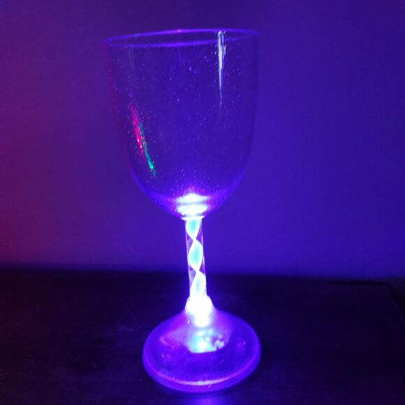 LED Wine Champagne Glasses Plastic Light Up Cup Cocktail Bar Tableware, Set of 4 - Picture 5 of 7